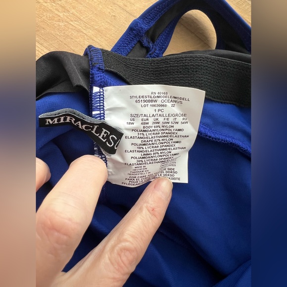 New Miraclesuit Plus Size Oceanus One Piece in Azul Size 18W - Picture 8 of 9